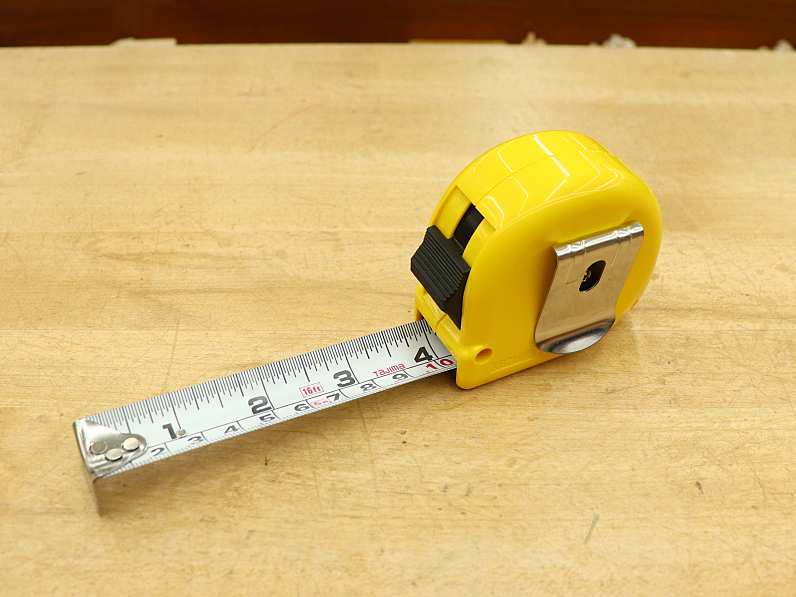 Tajima Hi-Lock Tape Measure: 5m/16ft