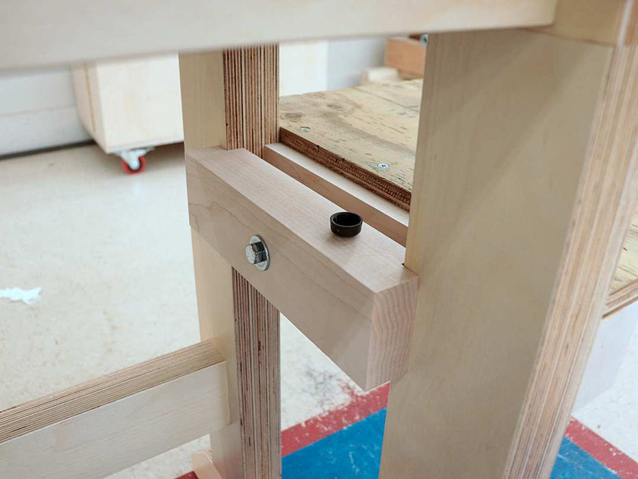 Cosman The Cosman Workbench: MDF Top : 31