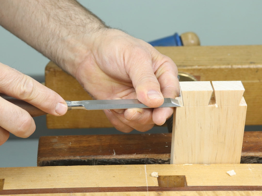 Rob Cosman's IBC Bench Chisels in use