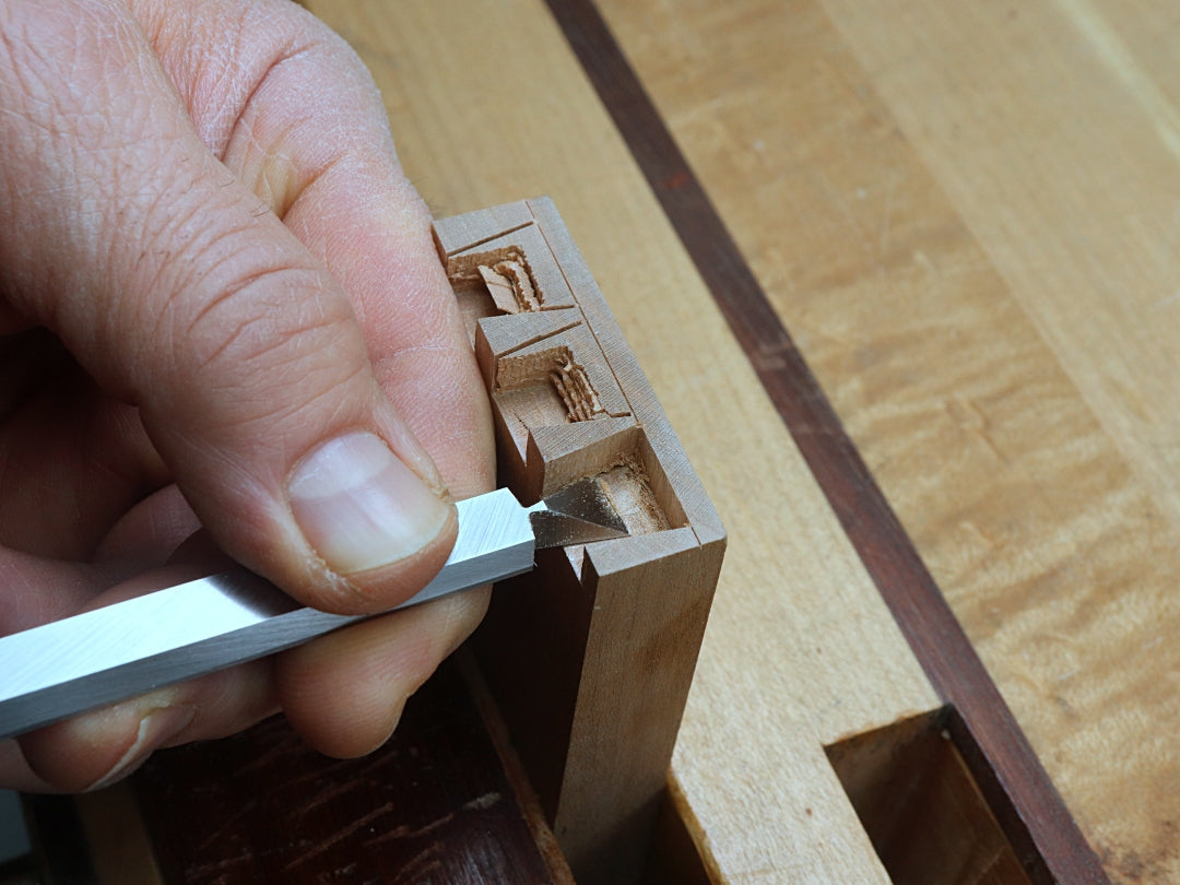 Rob Cosman's 3/8 Half-Blind Chisel in use